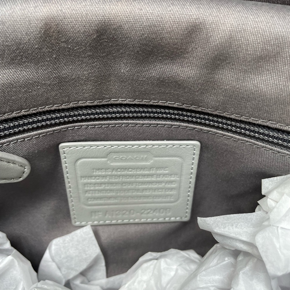 Beautiful Coach Legacy Gray and Yellow  Leather Willis Crossbody - Picture 5 of 6